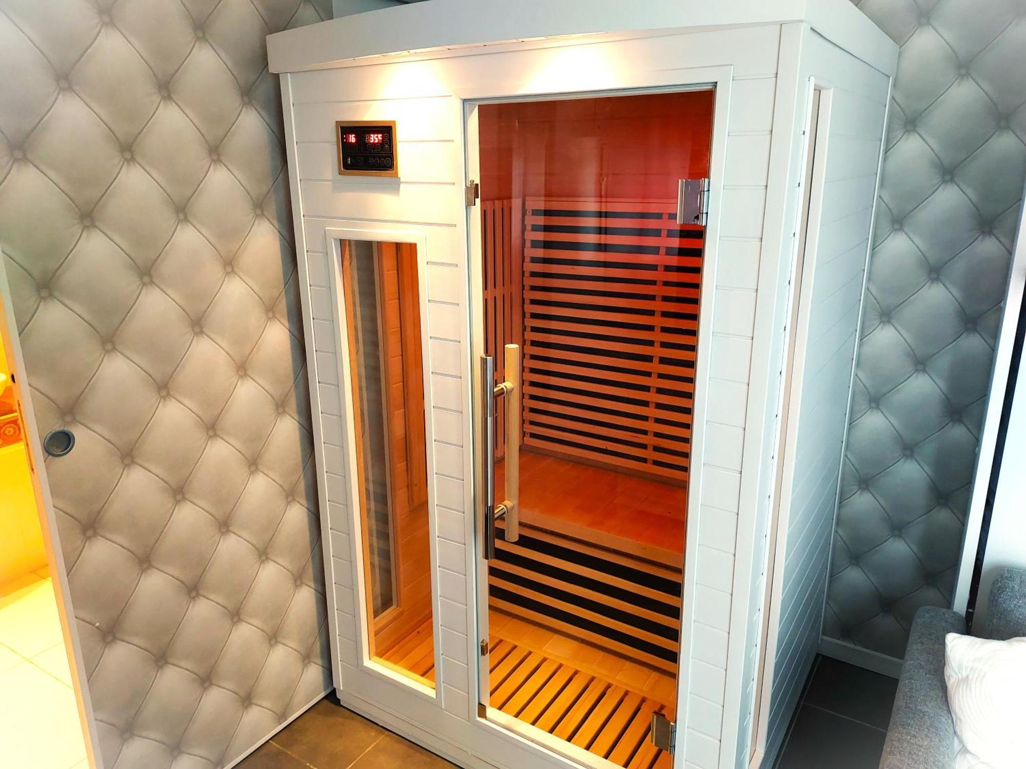 Hotel Les Jardins De Bormes, Sauna & Jacuzzi Kültér fotó
